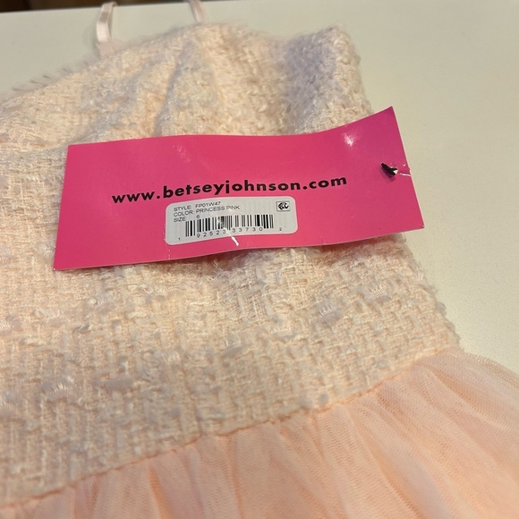 Betsey Johnson Pale Pink Princess Dress, size 6
Tulle, Midi, Formal - Picture 5 of 8